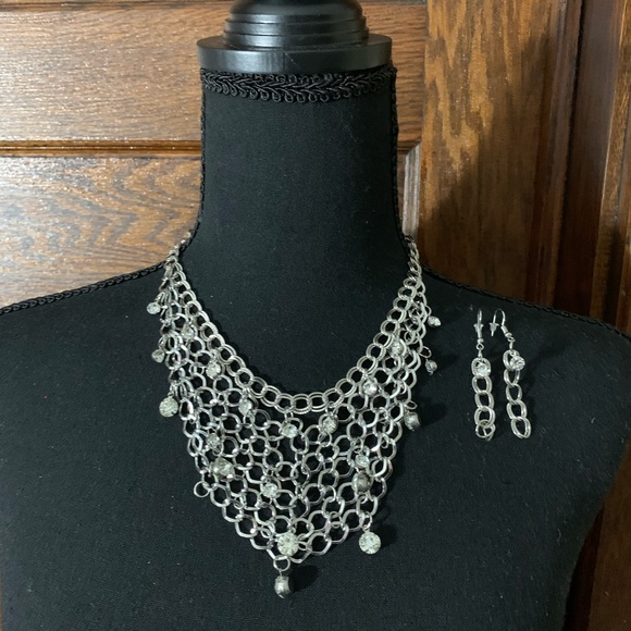 Fun dripping with diamonds necklace(faux, of course) hanging chain earrings set. - Picture 5 of 7